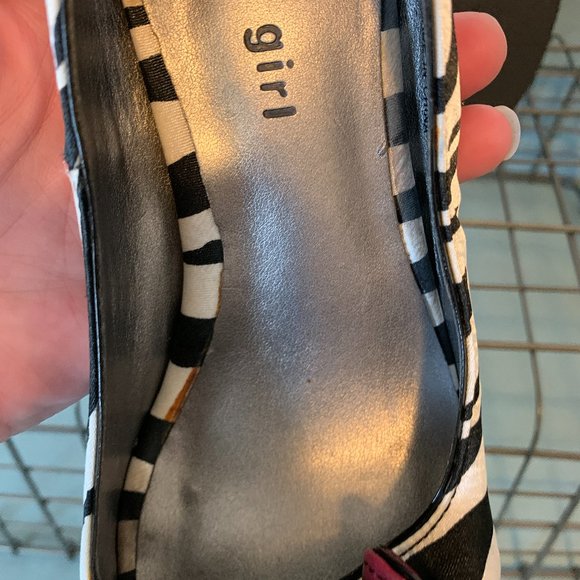 Gently Worn Madden Girl Zebra Striped Peep Toe - Picture 8 of 12